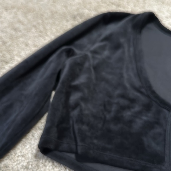 Juicy Couture Black Velour Crop Cardigan Medium NWT - Picture 4 of 6